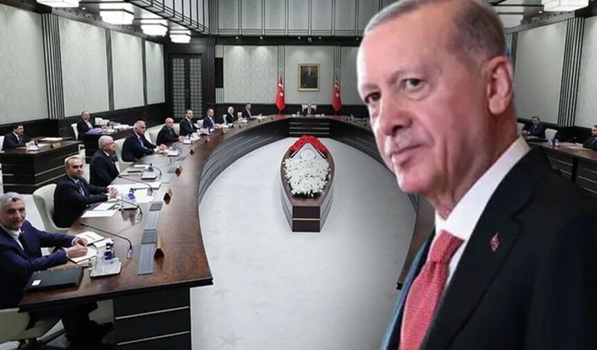 Kabinede revizyon sürüyor: Hedefte üç bakan var