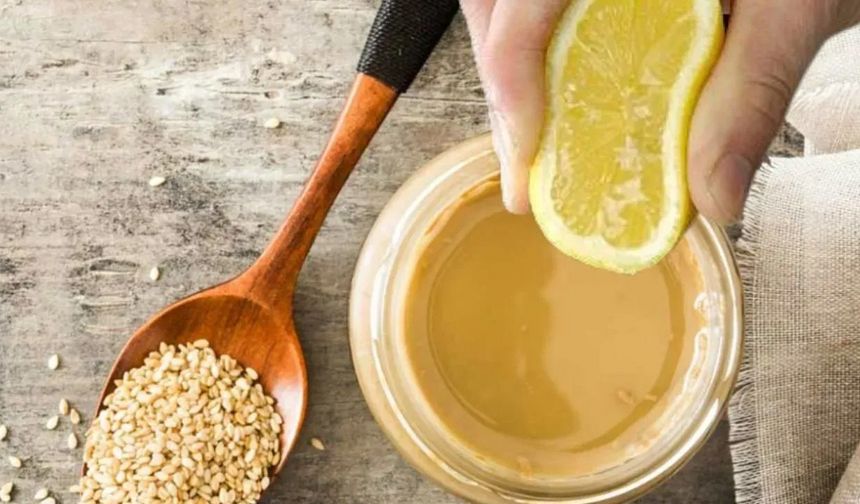 Raflardan ilacı silecek güç: Tahin + Limon