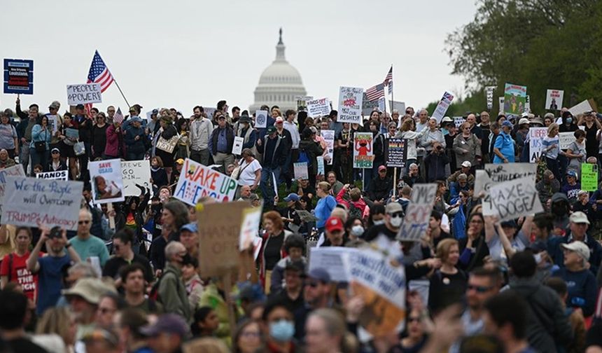 ABD'de milyonlar 'Kral'a Hayır' diyor: Trump'a karşı 'tarihi' protesto hazırlığı