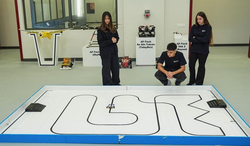 Lise öğrencilerinden uluslararası yarışmalarda çifte başarı