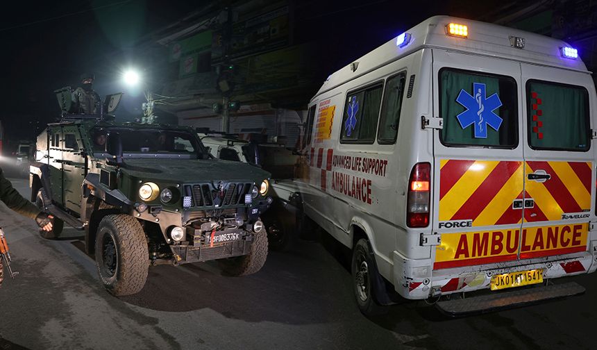 Hindistan'da karakolda patlama: Çok sayıda ölü ve yaralı var