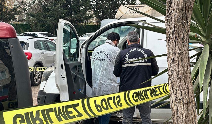 Maltepe'de kargo çalışanı araç içerisinde ölü bulundu