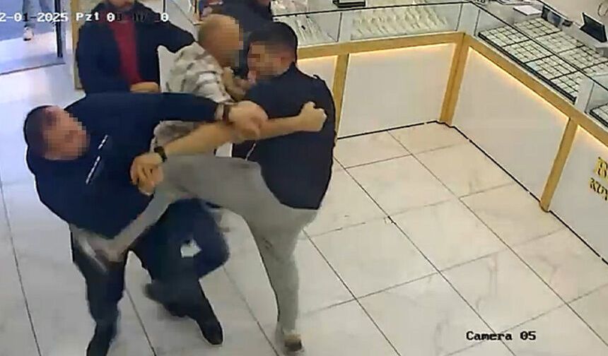 Kuyumcuların 'müşteri' kavgası kamerada