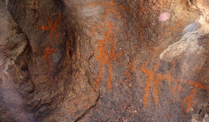 Kayseri'de Neolitik Çağ'a ait olduğu değerlendirilen insan figürlü kaya resimleri keşfedildi