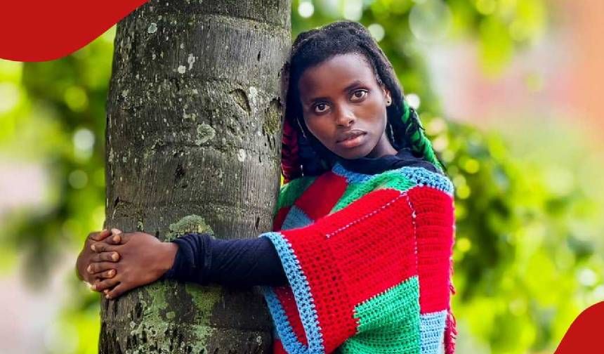 Çevreci rekortmen! 3 gün boyunca bir ağaca sarılarak yaşadı