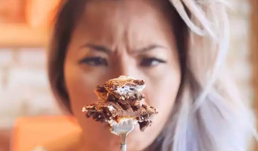 İftarın ardından tatlı keyfi sağlığı tehdit edebilir