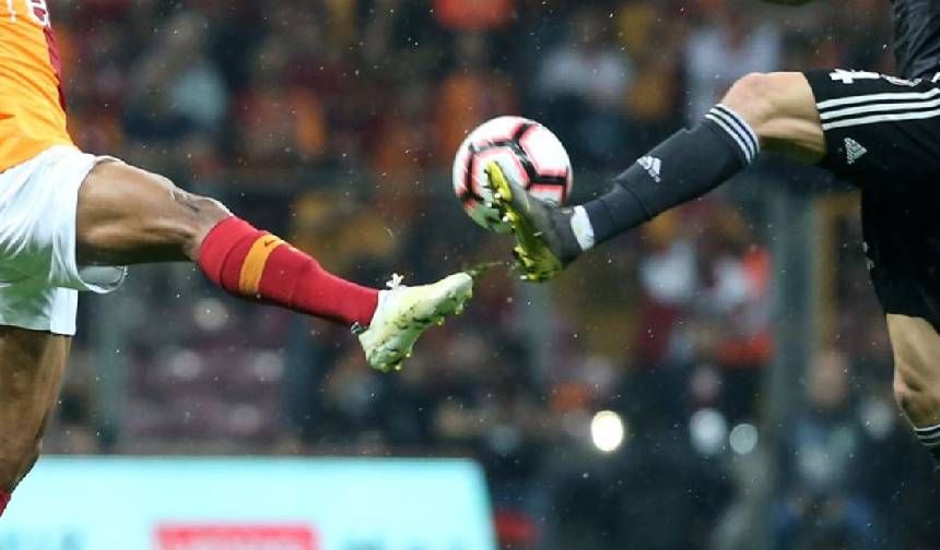 Derbinin tarihi belli oldu: Galatasaray ile Beşiktaş kozlarını ne zaman paylaşacak?