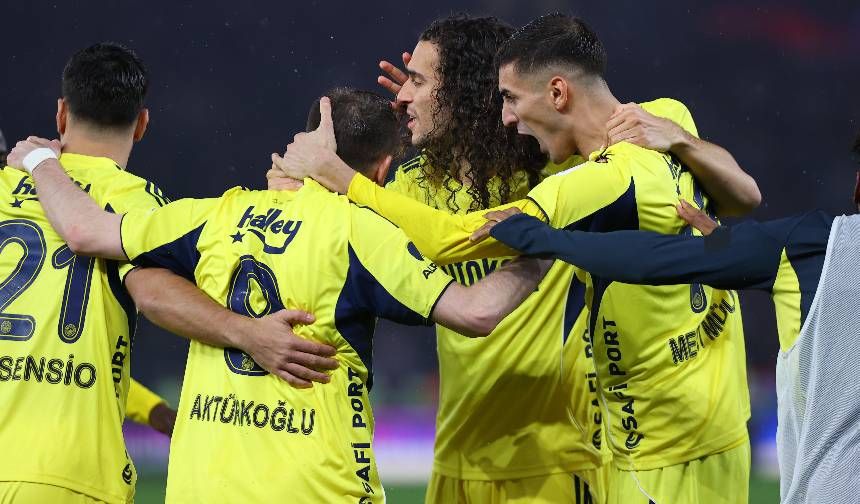 Bol gollü derbide gülen taraf namağlup Fenerbahçe oldu: 3-2