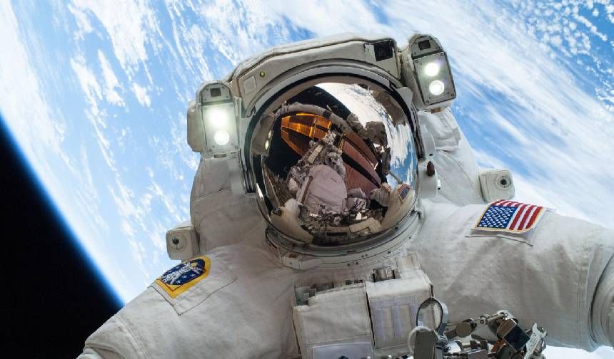 Uzayda akıllı telefon dönemi başlıyor: Artık astronotlar fenomen olacak!