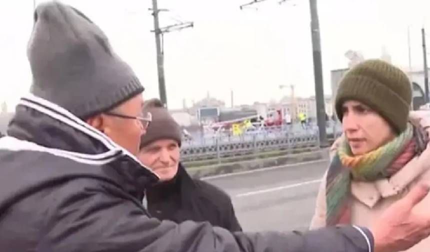 Galata Köprüsü'nde inanılmaz olay! Balık tutan adamın balık dolu kovasını denize döktü