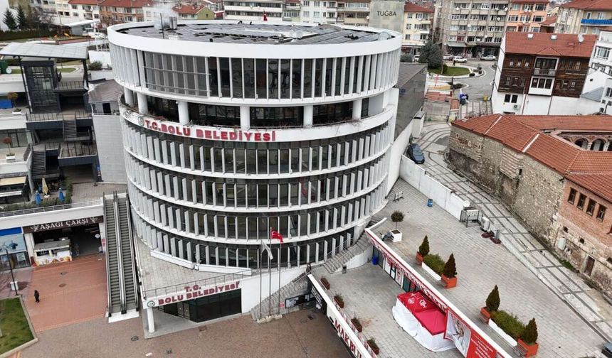 Bolu Belediyesi'ne şafak operasyonu: Belediye binasında arama gerçekleştirildi