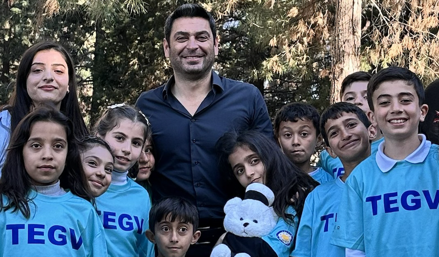 Ozan Akbaba’dan anlamlı hareket! 'Uzak Şehir' setini çocuklara açtı
