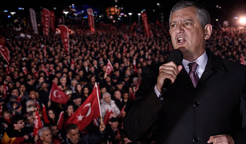 Özgür Özel Bursa'dan seslendi: 'Erdoğan’ın Rize’sine, Bahçeli’nin Osmaniye’sine…'