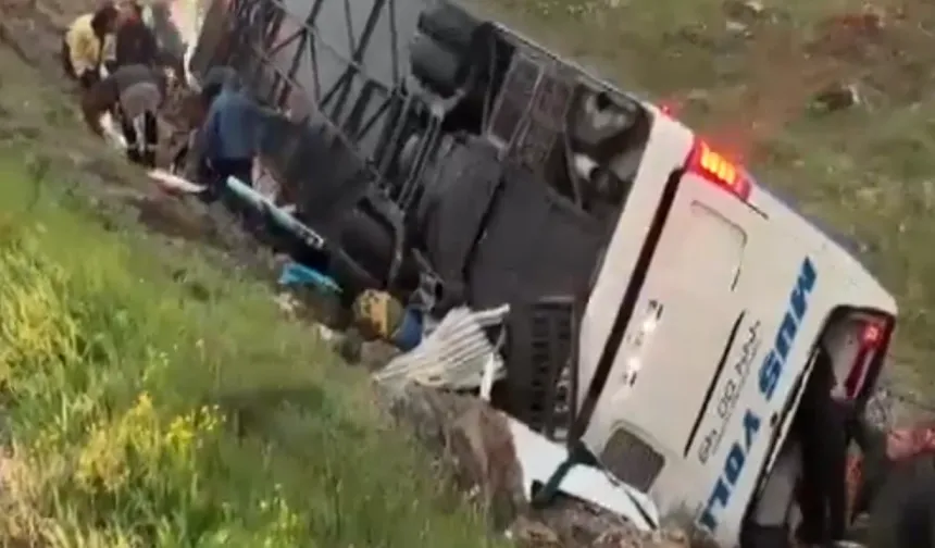 Malatya’da yolcu otobüsü şarampole devrildi: Ölü ve yaralılar var!