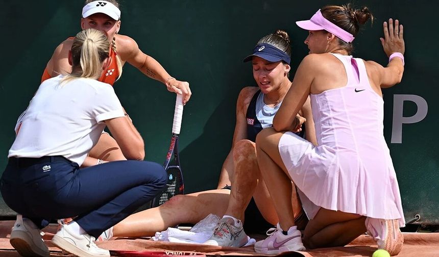 Roland Garros'ta Zeynep Sönmez şoku! Kanlar içinde kaldı organizasyona tepki yağdı