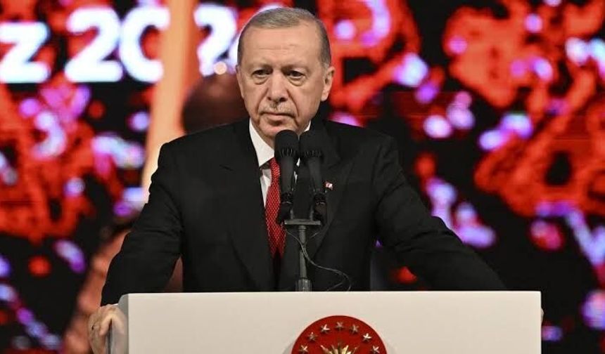 Cumhurbaşkanı Erdoğan 15 Temmuz'da yaşadıklarını anlattı: 'İki rekât namaz kılarak Allah'a teslim olduk'
