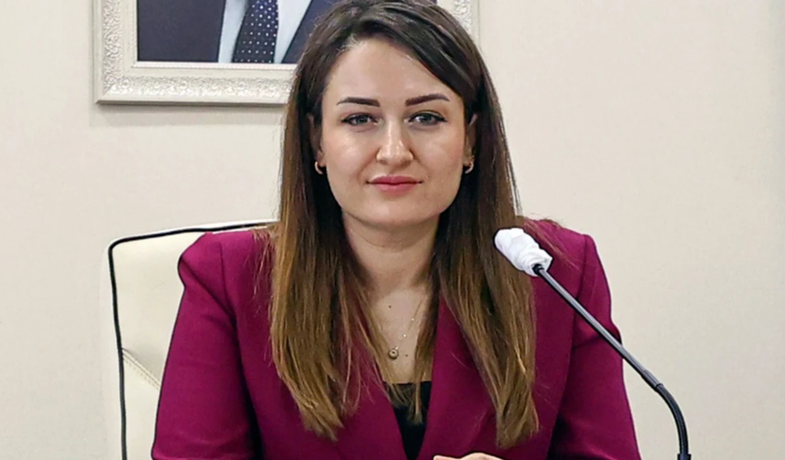 Büşra Özdemir kimdir, AK Parti'ye mi geçiyor? Büşra Özdemir nereli, kaç yaşında, evli mi?