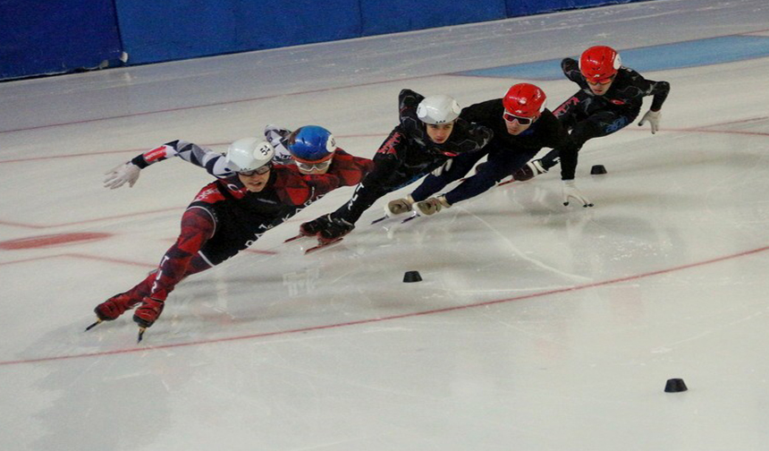 Short Track Federasyon Kupası yarışları nefesleri kesti