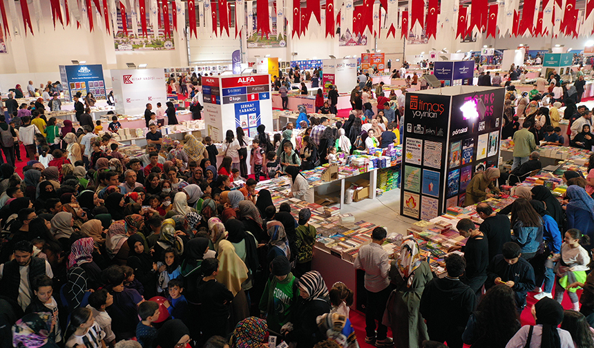 "Kitap Fuarı" yoğun katılımla açıldı