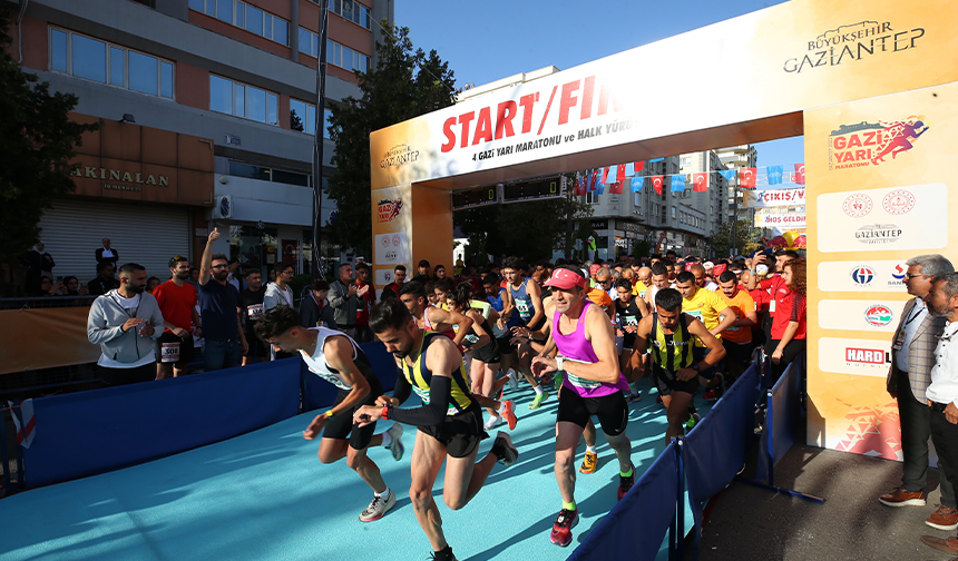 Gaziantep'te "4. Gazi Yarı Maratonu" başladı