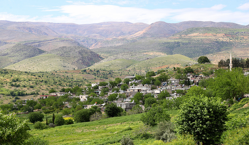 Depremle iki köyün manzarası değişti