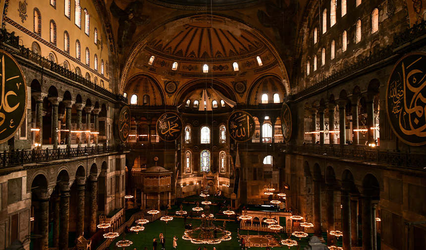 Ayasofya-i Kebir Camii  turistik amaçlı ziyaretler başladı