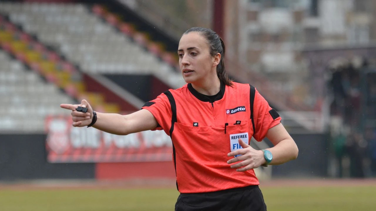 Cansu Tiryaki UEFA 19 Yaş Altı Kadınlar Futbol Şampiyonası'nda düdük çalacak