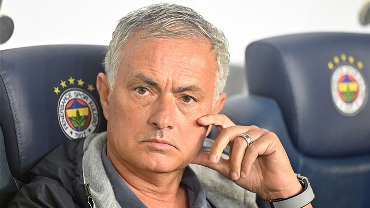 Jose Mourinhonun Az Alkmaar Fenerbahce Macinda Neden Kulubede Olmadigi Gundem Oldu 17309711769460 1