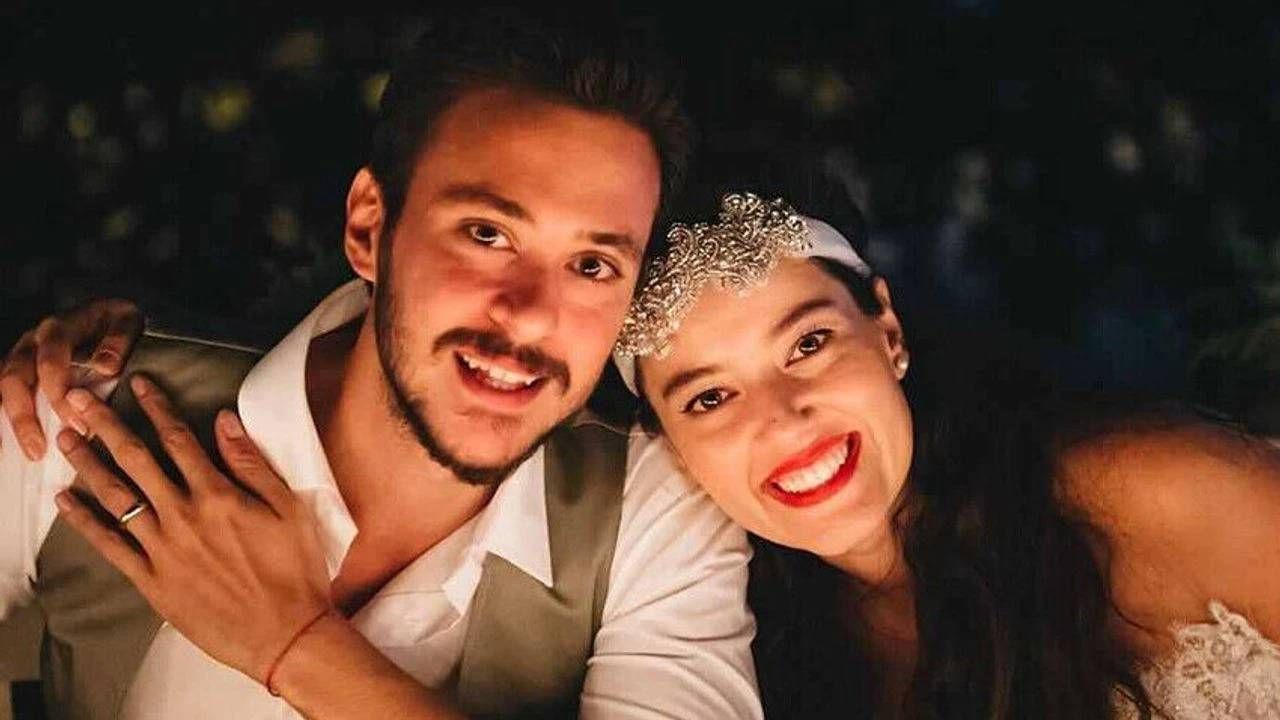 Unlu Ciftten Kotu Haber Pelin Akil Ve Anil Altan Bosaniyor 17367687505864
