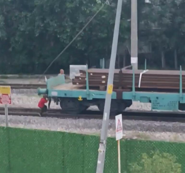 A W444996 01