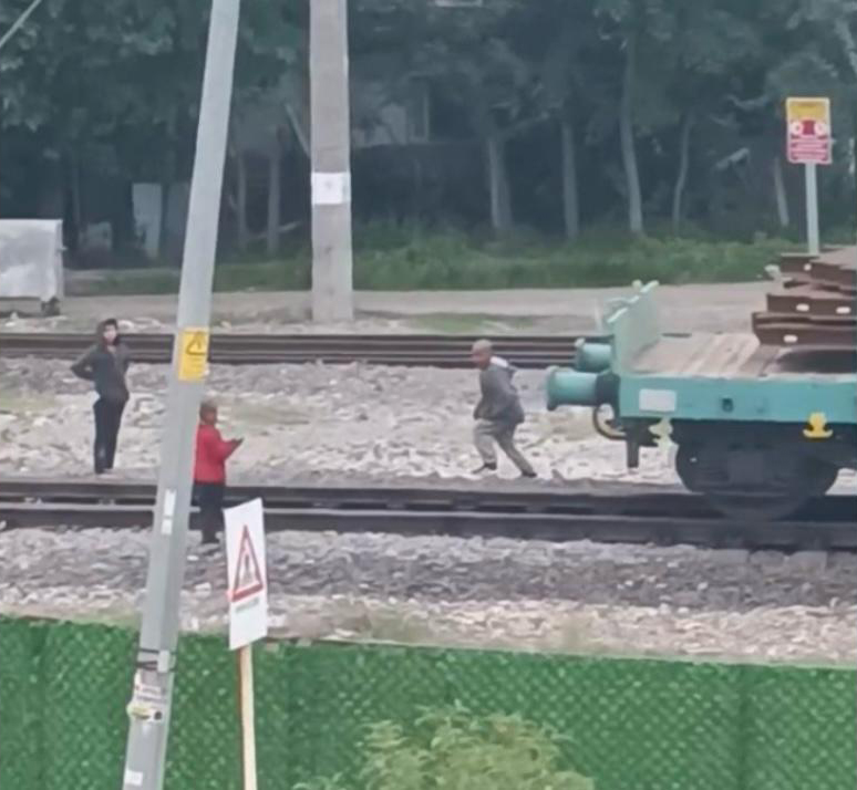 A W444996 03