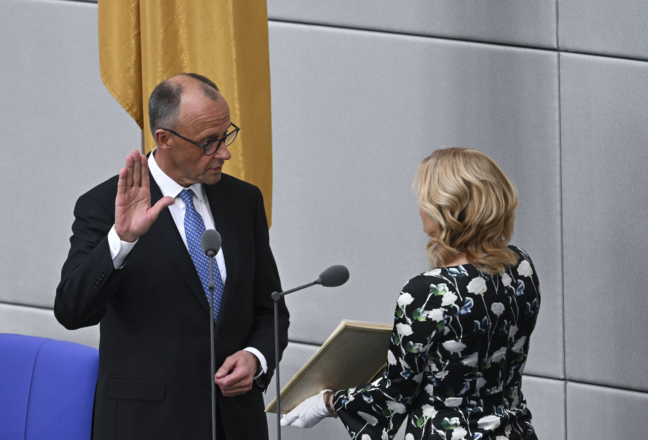 Friedrich Merz Yemin