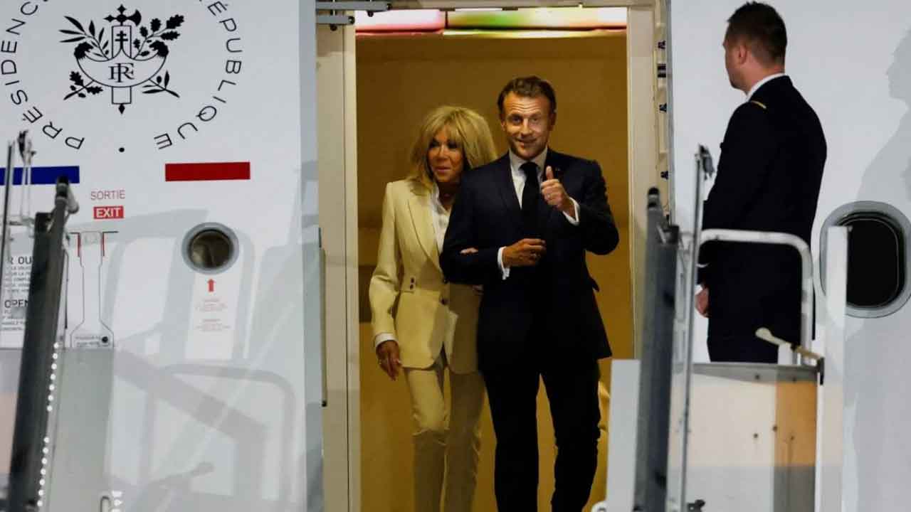 Macron1-3