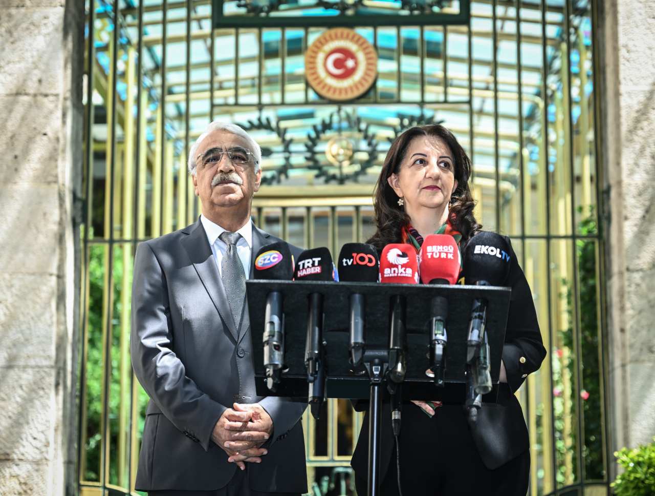 Aa 20250626 38393089 38393083 Tbmm Baskani Kurtulmus Dem Parti Heyeti Ile Gorustu (1)