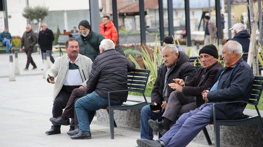 Emekli 3 Llsm Cover Grwq Cover Tgv7