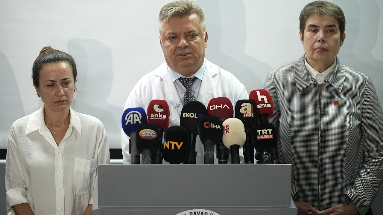 Ferdi Zeyrek Başhekim
