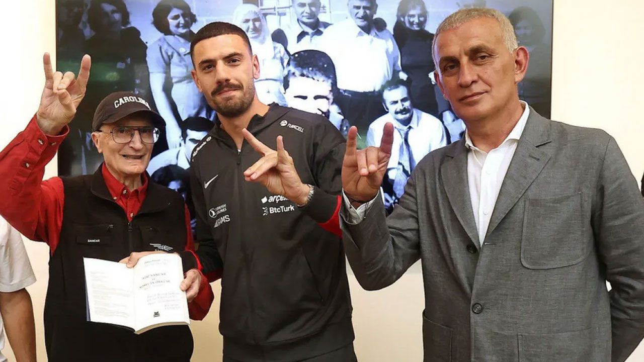 Merih Demiral Ve Aziz Sancardan Bozkurt Selami Verdikleri Poz Gundem Oldu 17495435303337