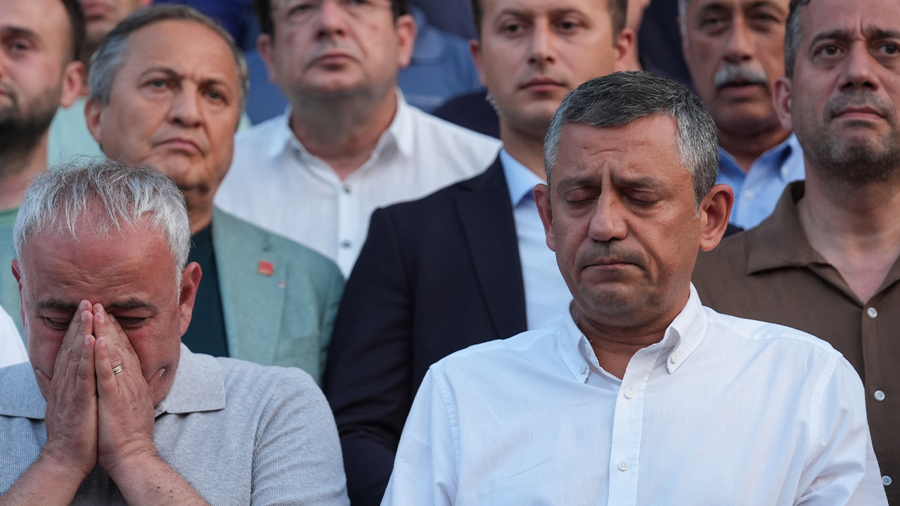 Özgür Özel 22