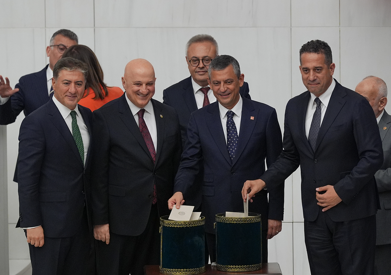Tbmm Seçimi Özgür Özel