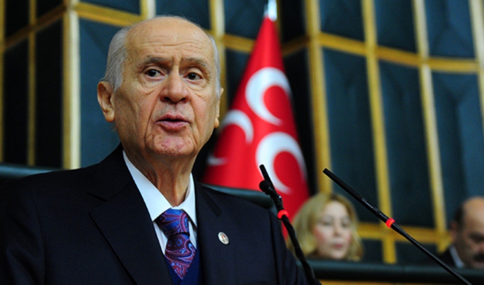 Kapak Diyarbakir Surlarinda Devlet Bahceli Posterleri 025851
