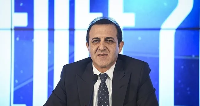 “BARIŞ ALPER BİZİM DEĞERİMİZ, YANINDAYIZ”
Gündemin diğer ismi Barış Alper Yılmaz için de konuşan Kavukcu, oyuncuya gelen teklifleri doğruladı: