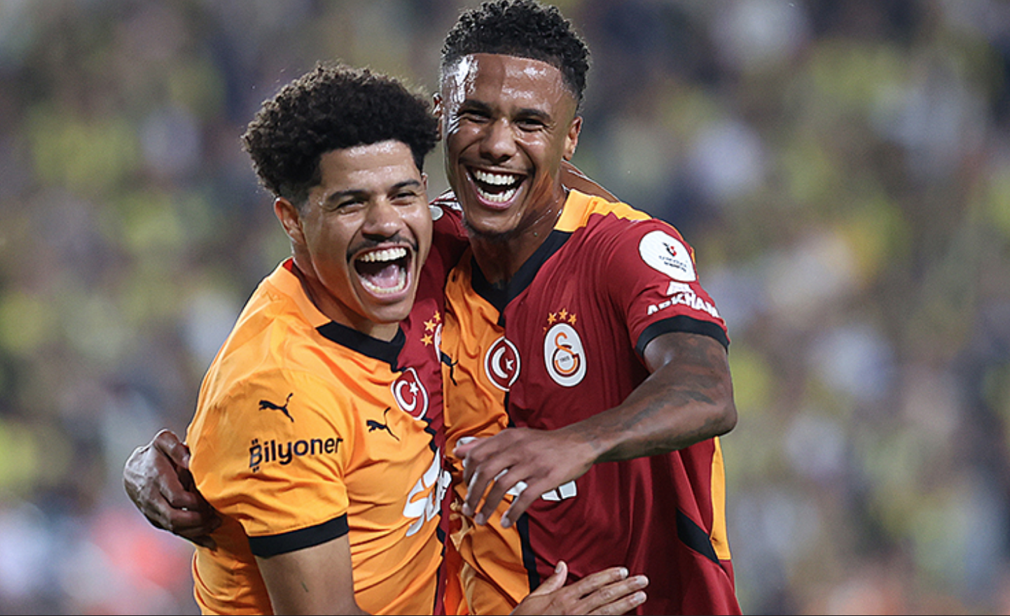"Attığı golden bağımsız söylüyorum sahanın tartışmasız en iyi oyuncusu Gabriel Sara. Benim için çok önemli bir oyuncu. Tam bir 8 numara, 10 ve 6 numara da oynar ki hoca, hepsini oynatıyor. Ben 'Niye Brezilya Milli Takımı'na gitmiyor?' diyordum ama sakatlandı ve sonra 1 ay ara verdi, sonra çok garip bir şekilde bir düşüş oldu. Hatta sezona da çok iyi başlamadı." ifadelerini kullandı.
