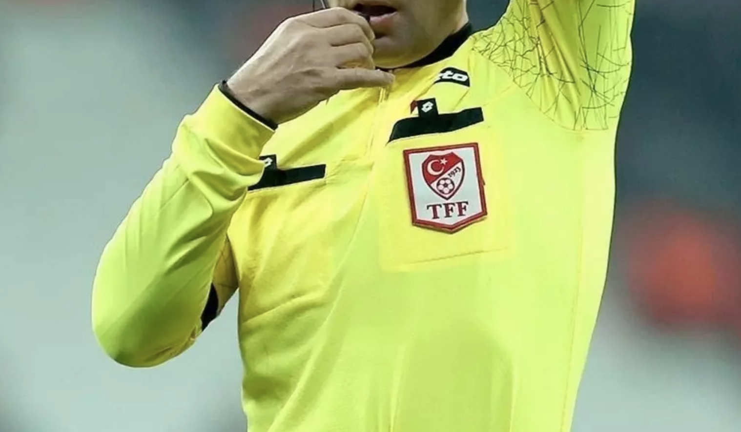 Erden Timur, "Biz temiz eller çağrısı yaparken ilk biz incelenelim dedik, yazılı bir başvuru da yaptık! Tüm banka hesapları, gerekirse çevremizdeki insanların hesapları incelensin diye başvuru yapmıştık." ifadesinde bulundu.