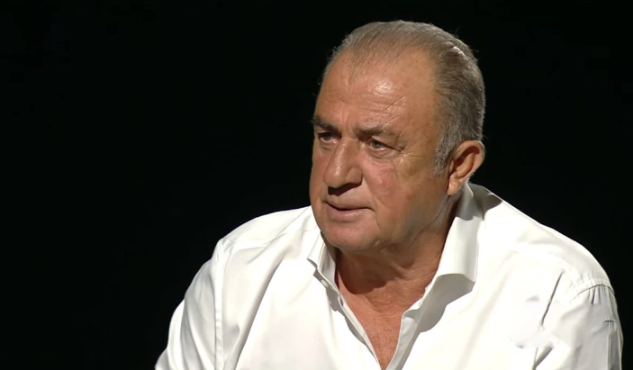 Bak Zorbay kardeş, çok genç bir hakemsin. Sen değil Arda Turan’a, bir Galatasaray oyuncusuna, hiçbir sporcuya böyle davranamazsın. Bu hareketleri hakemin yanına kar bırakmayacağız.
TFF, Kerem’e yalancı diyen hakemi, PFDK’ya sevk edecek mi, etmeyecek mi? Peşinde olacağız.