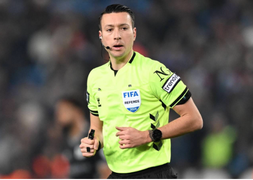 TFF, Kerem’e yalancı diyen hakemi, PFDK’ya sevk edecek mi, etmeyecek mi? Peşinde olacağız.
O yalancı çocuk, kendisine yerden yere atsa, feryat figan yerde bağırsa mı rakibe kırmızı kart çıkacak. O yalancı çocuk, dürüstçe, etkinin-tepkinin verdiği acı kadar reaksiyon gösterdi. Bu, rakibin yaptığı hareketi değiştirmez.
Maalesef bu ligin hakemleri, herkesi buna teşvik ediyor. Tıpkı sarı kartlı Başakşehirli oyuncunun Morutan’a yaptığı kartlık harekette, oyuncumuzun kendini yere atmayıp oyuna devam etmek istemesi gibi.