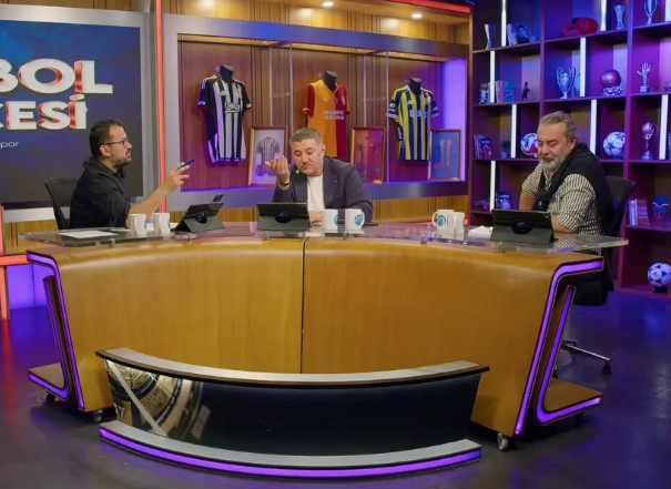 Emre Bol, "Her bahis sitesinin statlara gönderdiği adamlar var. Mafya bu adamları bulmuş. Adamın yanında silahla oturuyorlar, “30 saniye geç bildir.” diyorlar. 30 saniye geç bildirdiğinde ise takır takır bahis oynanıyor ve acayip paralar kazanılıyor." dedi.