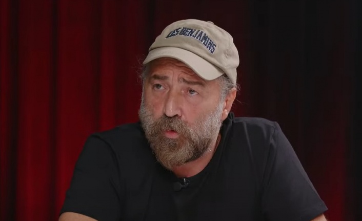 “Barış Alper ile Galatasaray arasındaki bağ zayıfladı. Artık gitmek istediğini yüzüyle ifade ediyor. 2 gol atarsa tepki azalır ama 2 gol kaçırırsa tepkiler devam eder.”