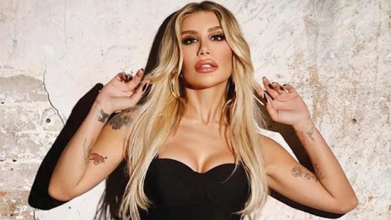 Irem Derici 6