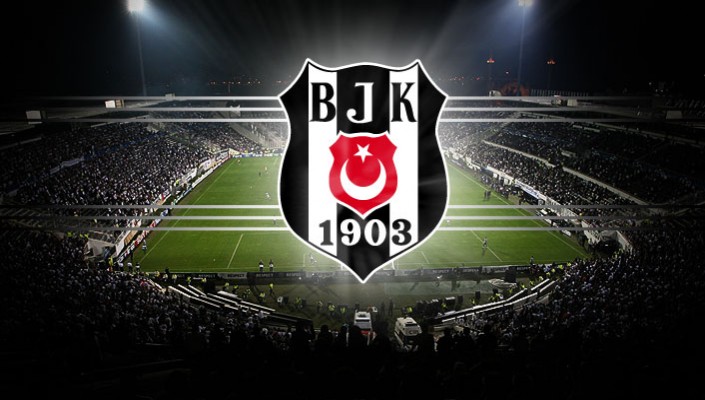 Beşiktaş'ın açıklaması;
"Türkiye Futbol Federasyonu Başkanı İbrahim Hacıosmanoğlu'nun bugün gerçekleştirdiği basın toplantısında, sahada adaleti tesis etmekle görevli hakemlerin bahis hesaplarının olduğu ve aktif olarak bahis hesaplarını kullandıkları şeklindeki açıklamasını büyük bir dikkatle takip ettik.