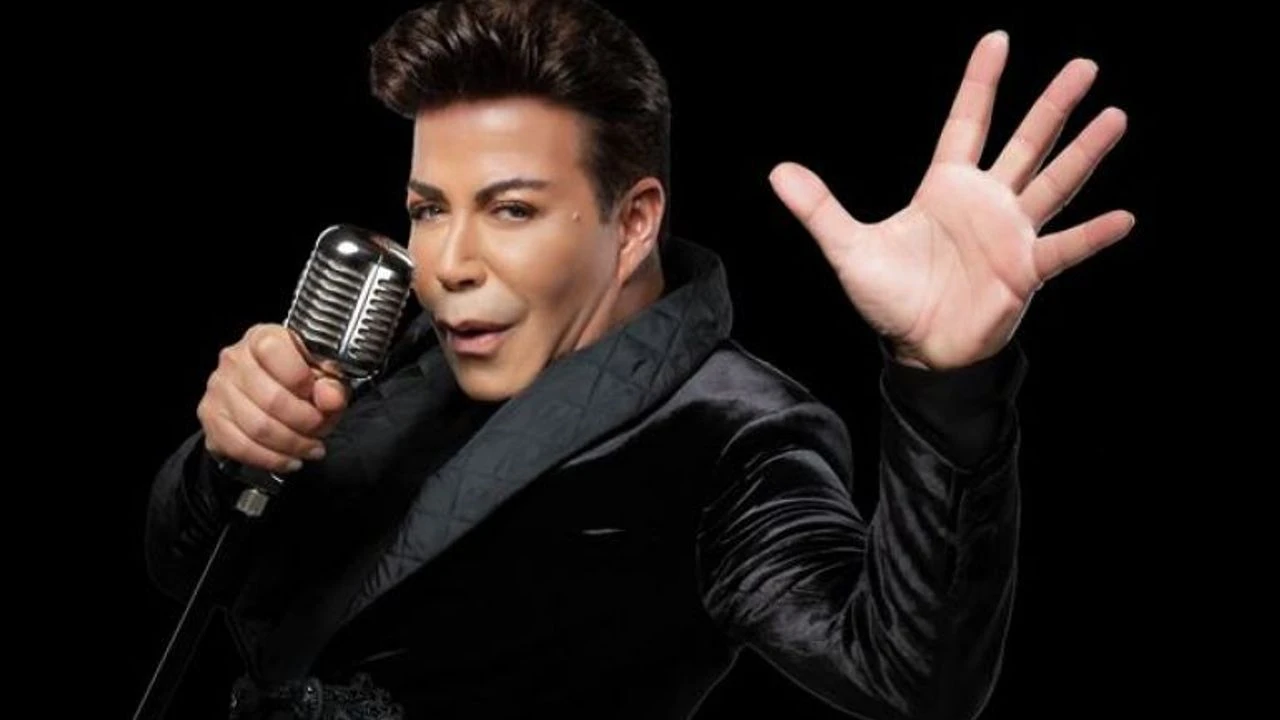 Fatih Urek Sahnede 35 Yil 770X470-2